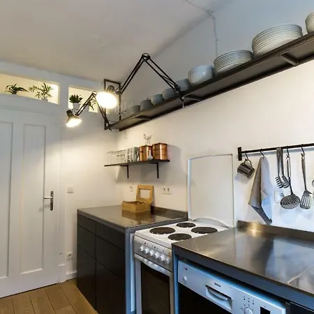 Apartment Vier